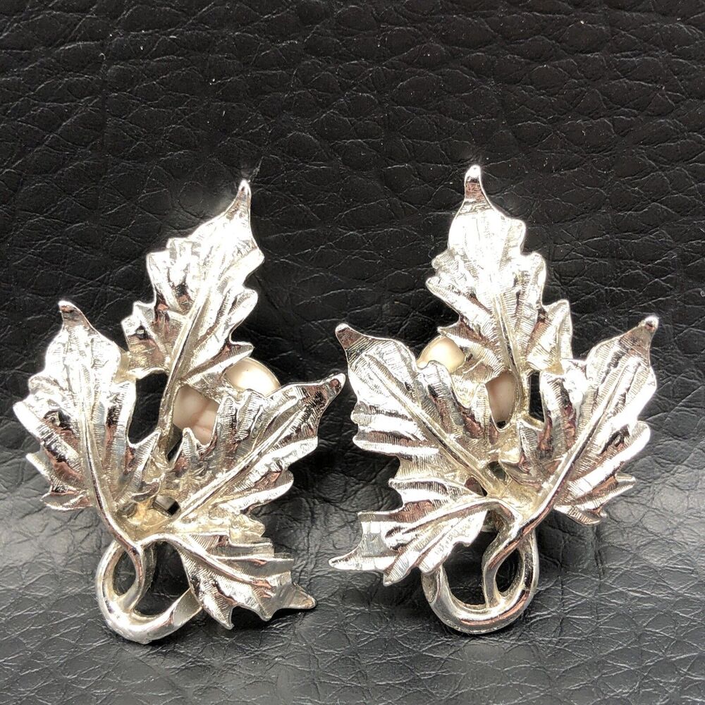 Vintage Emmons Clip On Earrings‎ Ornate Leaves Silver Tone EUC